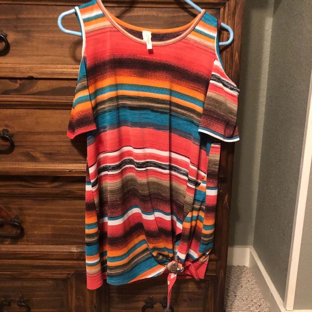 Cold shoulder top